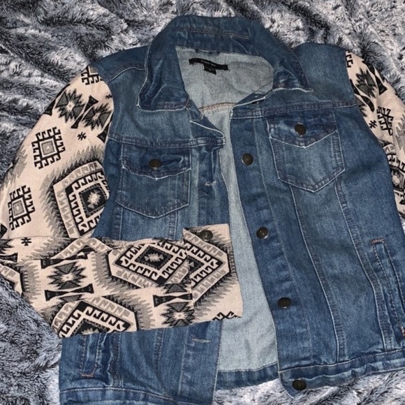 Pattern Sleeve Jean Jacket - Picture 2 of 6